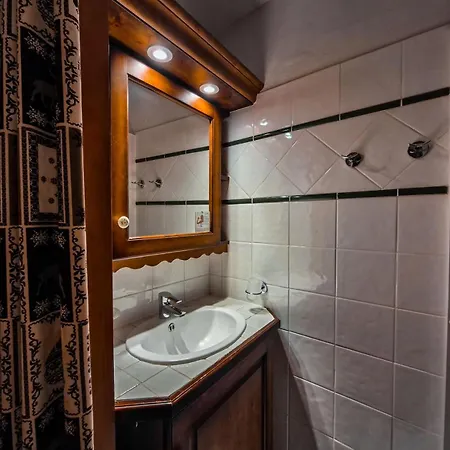 Apartment Roselend - De 3 Pieces Situe Dans Au Village Du Chantel, Proche Des Pistes Et Avec Piscine. Mae-4441 *