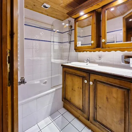 Roselend - De 3 Pieces Situe Dans Au Village Du Chantel, Proche Des Pistes Et Avec Piscine. Mae-4441 Appartement *